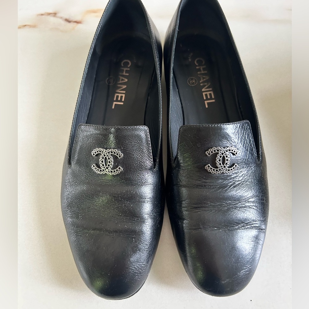 Gorgeous authentic Chanel flats/loafer